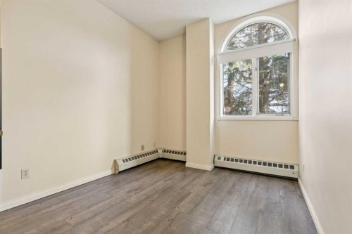 103-2011 University Drive Nw, Calgary, AB - Indoor Photo Showing Other Room
