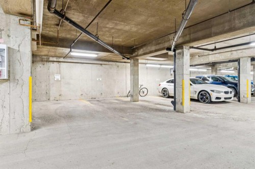 103-2011 University Drive Nw, Calgary, AB - Indoor Photo Showing Garage