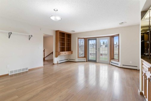 1008 Shawnee Drive Sw, Calgary, AB - Indoor Photo Showing Other Room
