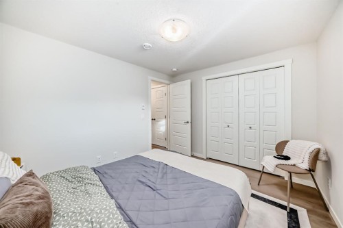 405-474 Seton Circle, Calgary, AB - Indoor Photo Showing Bedroom
