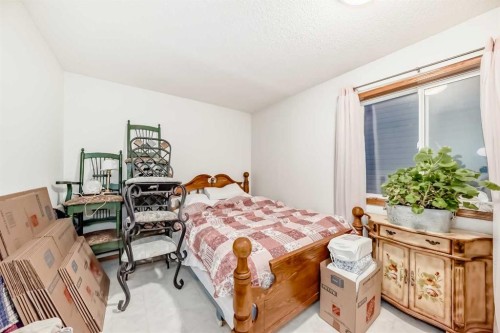 173 Citadel Hills Circle Nw, Calgary, AB - Indoor Photo Showing Bedroom