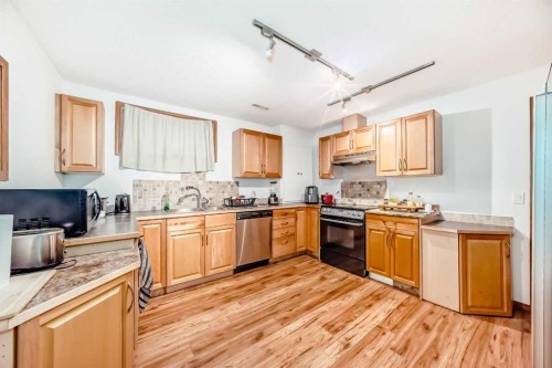 173 Citadel Hills Circle Nw, Calgary, AB - Indoor Photo Showing Kitchen