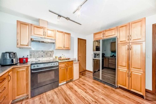 173 Citadel Hills Circle Nw, Calgary, AB - Indoor Photo Showing Kitchen