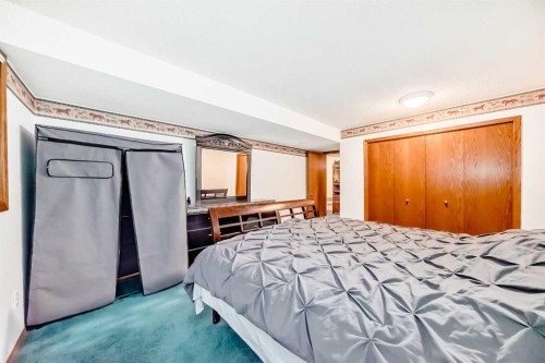 173 Citadel Hills Circle Nw, Calgary, AB - Indoor Photo Showing Bedroom