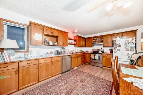 173 Citadel Hills Circle Nw, Calgary, AB - Indoor Photo Showing Kitchen
