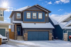 452 Chinook Gate Square SW Airdrie, AB T4B 4V9