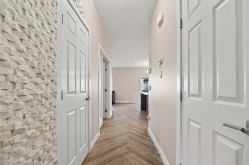320 Nolancrest Circle Nw, Calgary, AB - Indoor Photo Showing Other Room