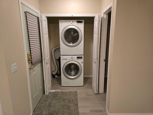 677 Regal Park Ne, Calgary, AB - Indoor Photo Showing Laundry Room