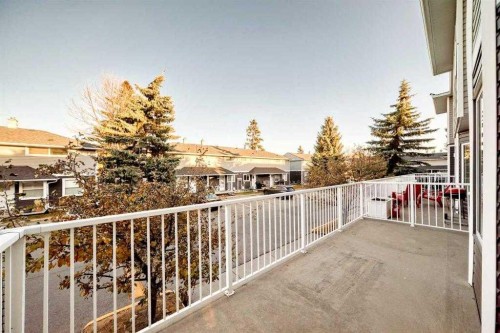 677 Regal Park Ne, Calgary, AB - Outdoor