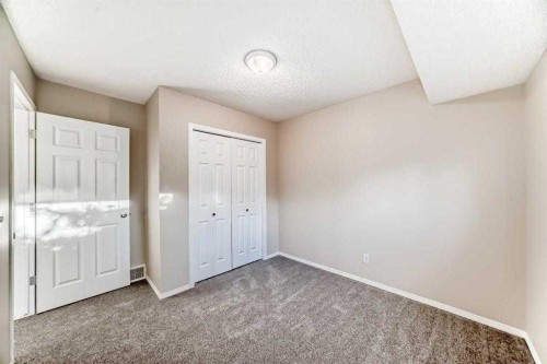 677 Regal Park Ne, Calgary, AB - Indoor Photo Showing Other Room