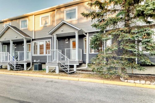 677 Regal Park Ne, Calgary, AB - Outdoor