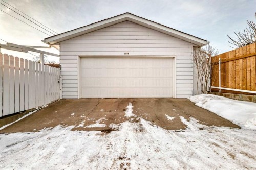 9936 Warren Road Se, Calgary, AB - Outdoor With Exterior