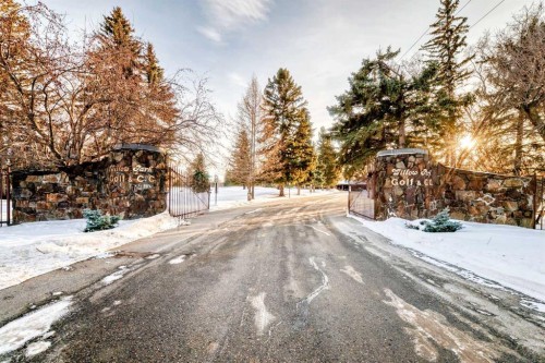 9936 Warren Road Se, Calgary, AB - Outdoor