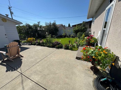 9936 Warren Road Se, Calgary, AB - Outdoor With Exterior