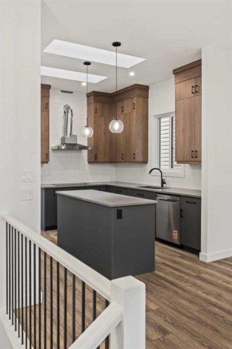 19832 44 Street Se, Calgary, AB - Indoor Photo Showing Kitchen