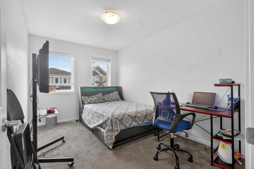 43 Cityside Terrace Ne, Calgary, AB - Indoor Photo Showing Bedroom