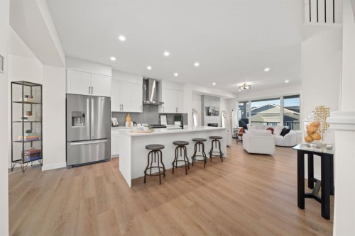 104 Crestridge Common Sw, Calgary, AB - Indoor Photo Showing Kitchen With Upgraded Kitchen