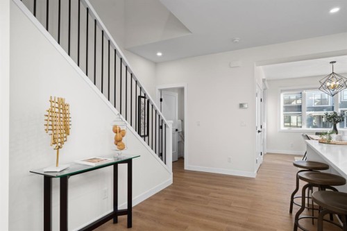 104 Crestridge Common Sw, Calgary, AB - Indoor Photo Showing Other Room