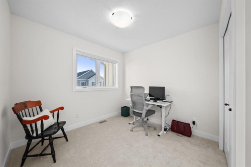 104 Crestridge Common Sw, Calgary, AB - Indoor Photo Showing Office