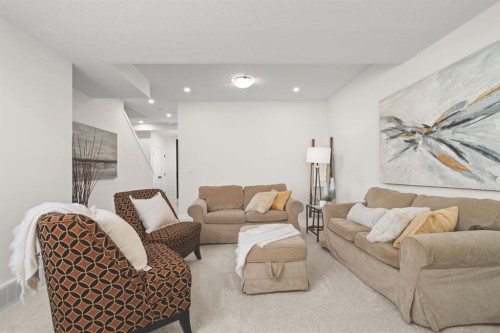 104 Crestridge Common Sw, Calgary, AB - Indoor Photo Showing Living Room