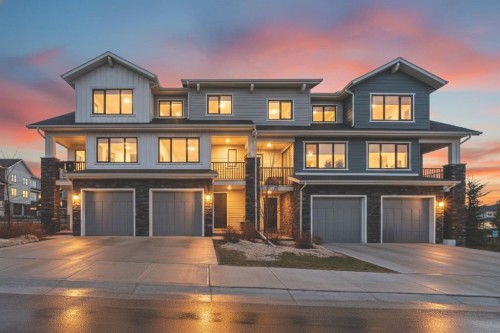 104 Crestridge Common Sw, Calgary, AB - Outdoor With Facade