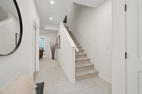 104 Crestridge Common Sw, Calgary, AB - Indoor Photo Showing Other Room