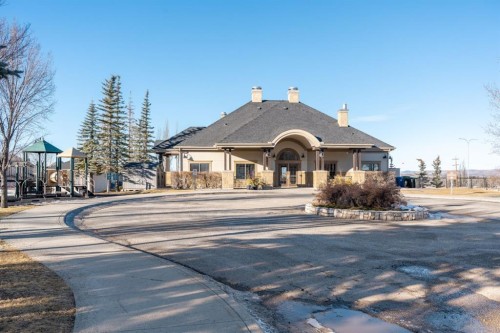 104 Crestridge Common Sw, Calgary, AB - Outdoor