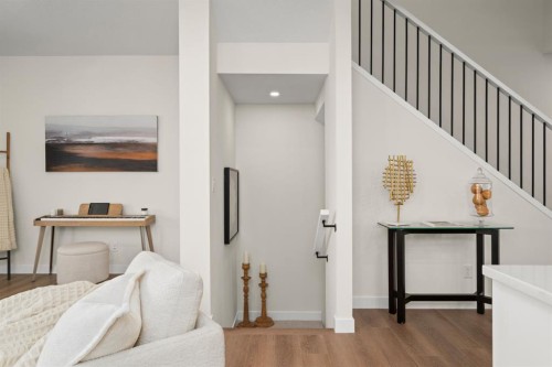 104 Crestridge Common Sw, Calgary, AB - Indoor Photo Showing Other Room