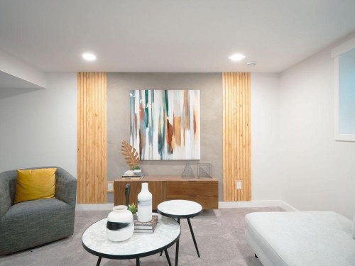 1349 Lake Sylvan Drive Se, Calgary, AB - Indoor Photo Showing Living Room