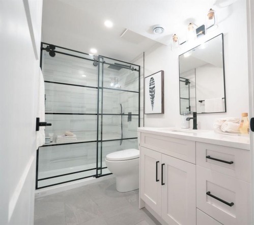 1349 Lake Sylvan Drive Se, Calgary, AB - Indoor Photo Showing Bathroom