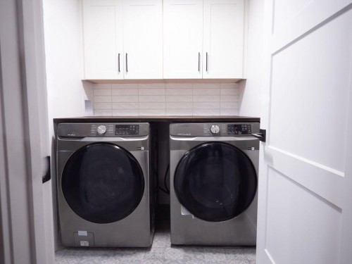 1349 Lake Sylvan Drive Se, Calgary, AB - Indoor Photo Showing Laundry Room