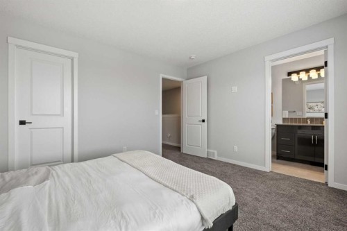 218 Edith Road Nw, Calgary, AB - Indoor Photo Showing Bedroom