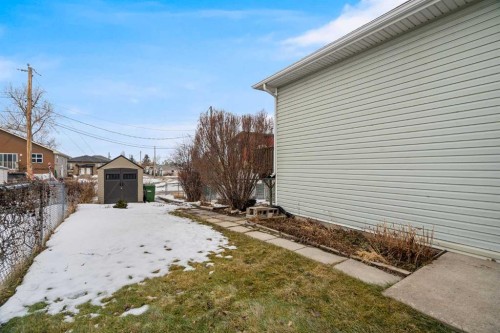 112 6 Avenue, Strathmore, AB - Outdoor
