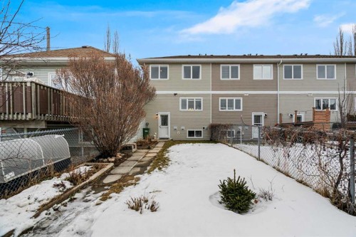 112 6 Avenue, Strathmore, AB - Outdoor