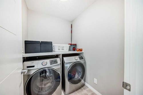 43 Carrington Crescent Nw, Calgary, AB - Indoor Photo Showing Laundry Room