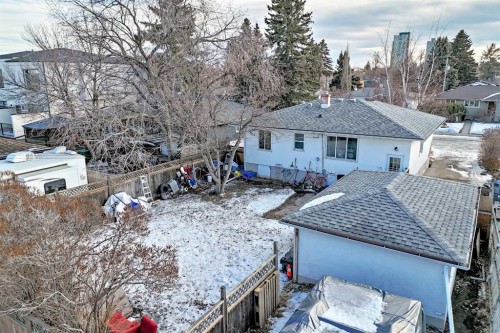 3552 2 Avenue Sw, Calgary, AB - Outdoor