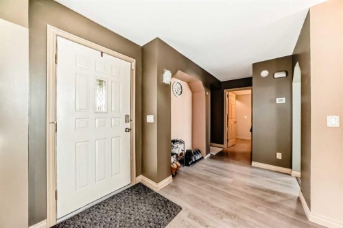 52 Douglas Ridge Close Se, Calgary, AB - Indoor Photo Showing Other Room