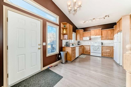 52 Douglas Ridge Close Se, Calgary, AB - Indoor Photo Showing Kitchen
