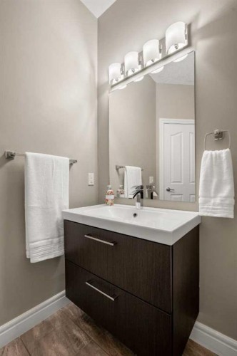 242 Tuscany Ridge Park Nw, Calgary, AB - Indoor Photo Showing Bathroom