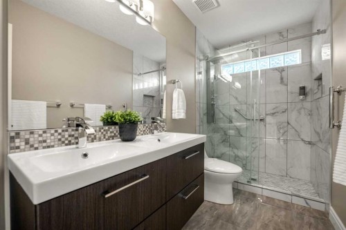 242 Tuscany Ridge Park Nw, Calgary, AB - Indoor Photo Showing Bathroom