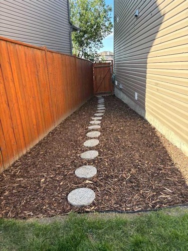 11 Saddlebrook Mews Ne, Calgary, AB - Outdoor