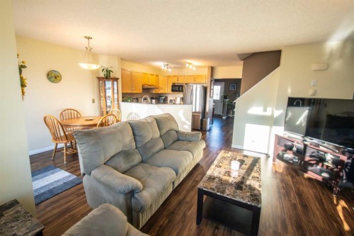 11 Saddlebrook Mews Ne, Calgary, AB - Indoor Photo Showing Living Room