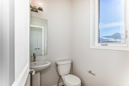 40 Ellen Lane, Crossfield, AB - Indoor Photo Showing Bathroom