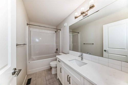 40 Ellen Lane, Crossfield, AB - Indoor Photo Showing Bathroom