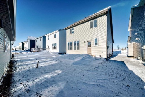 40 Ellen Lane, Crossfield, AB - Outdoor