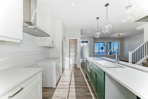 40 Ellen Lane, Crossfield, AB - Indoor Photo Showing Kitchen