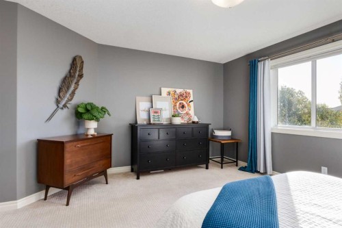 27 Tuscany Estates Drive Nw, Calgary, AB - Indoor Photo Showing Bedroom