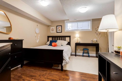 27 Tuscany Estates Drive Nw, Calgary, AB - Indoor Photo Showing Bedroom