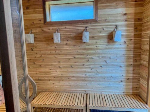 27 Tuscany Estates Drive Nw, Calgary, AB - Indoor Photo Showing Other Room