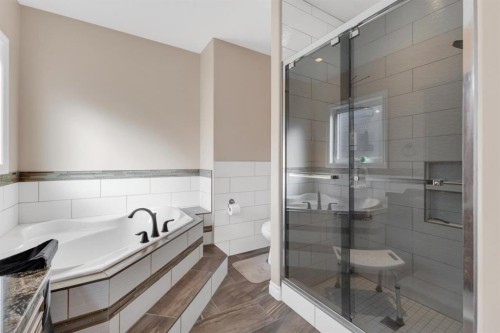 79 Harrison Green, Olds, AB - Indoor Photo Showing Bathroom